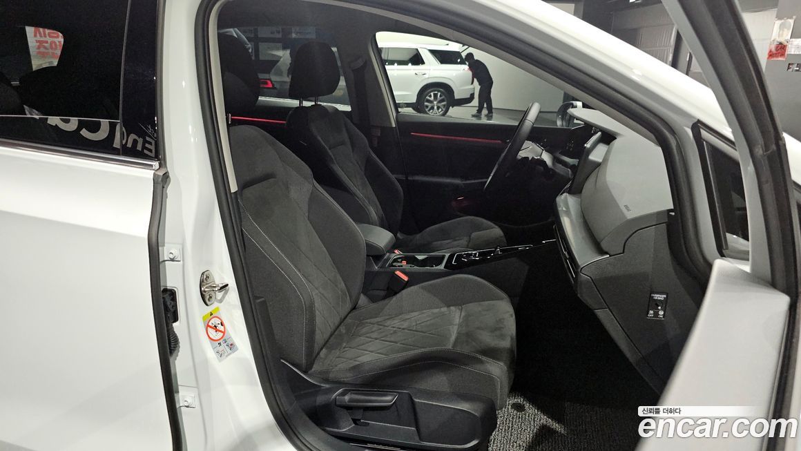 Volkswagen Golf 2024