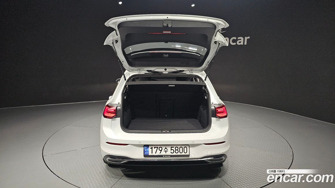 Volkswagen Golf 2024