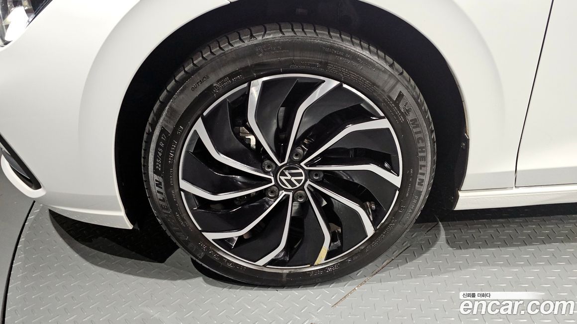 Volkswagen Golf 2024