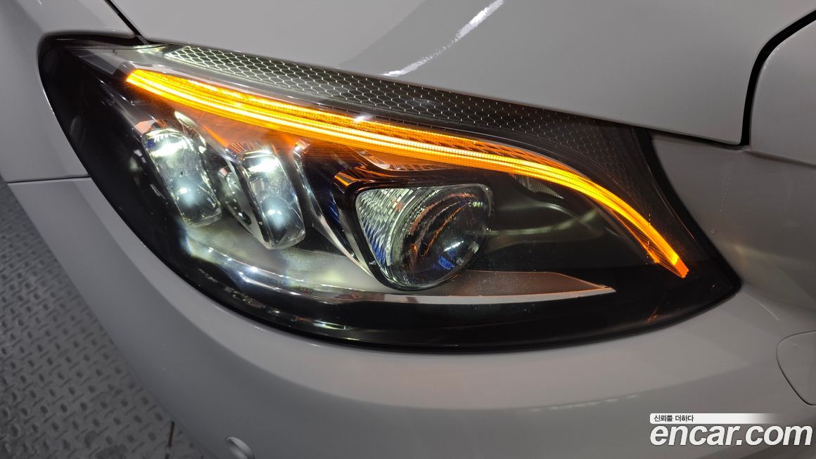 Mercedes-Benz C-Class 2020