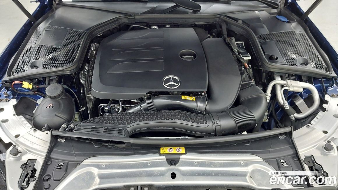 Mercedes-Benz C-Class 2022