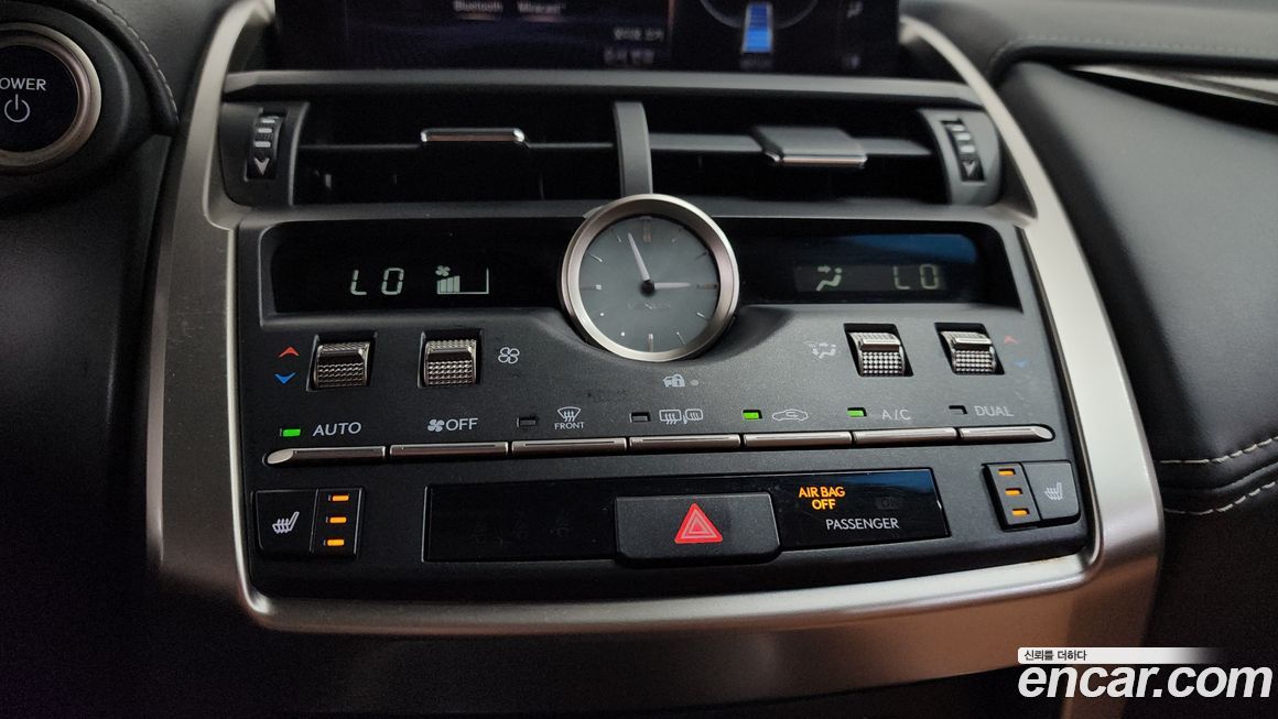 Lexus NX 2019
