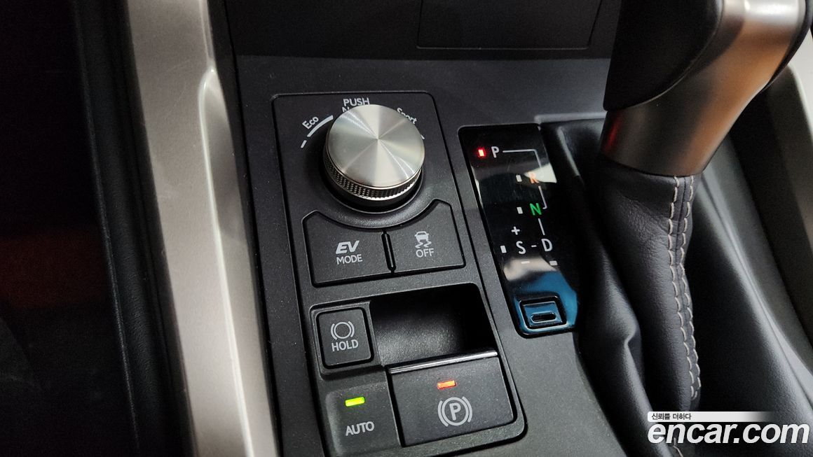 Lexus NX 2019
