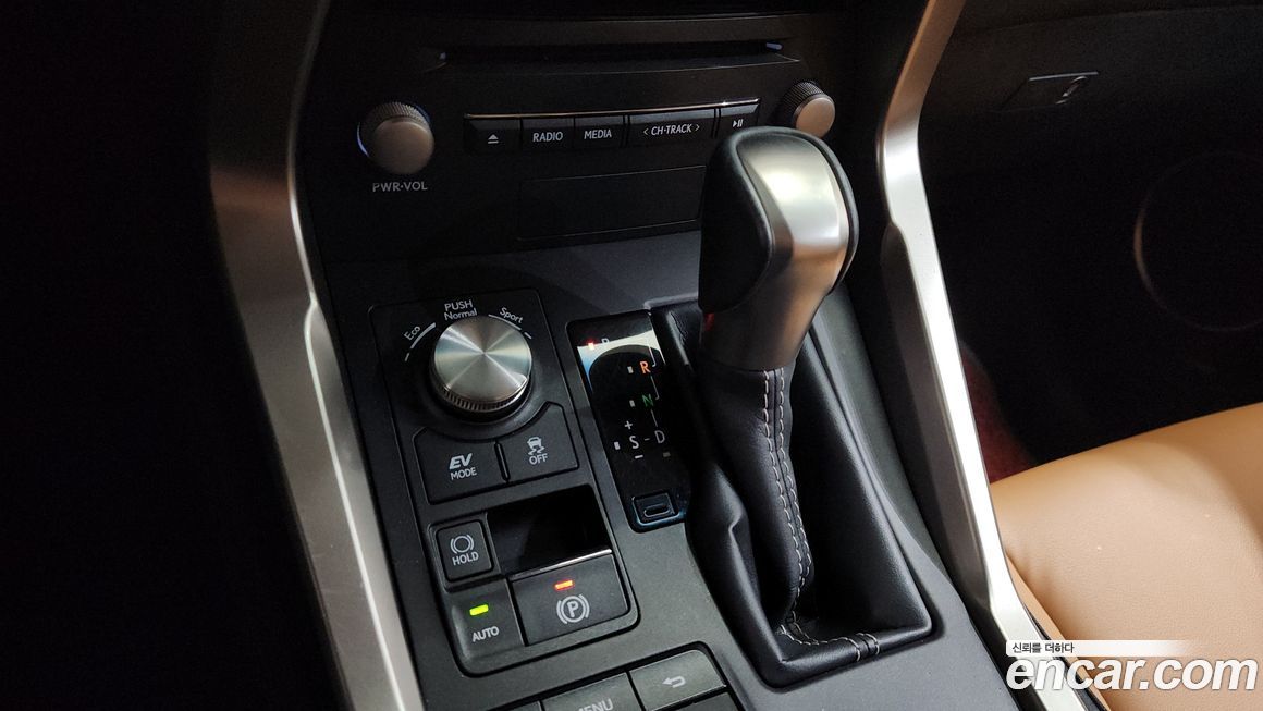 Lexus NX 2019
