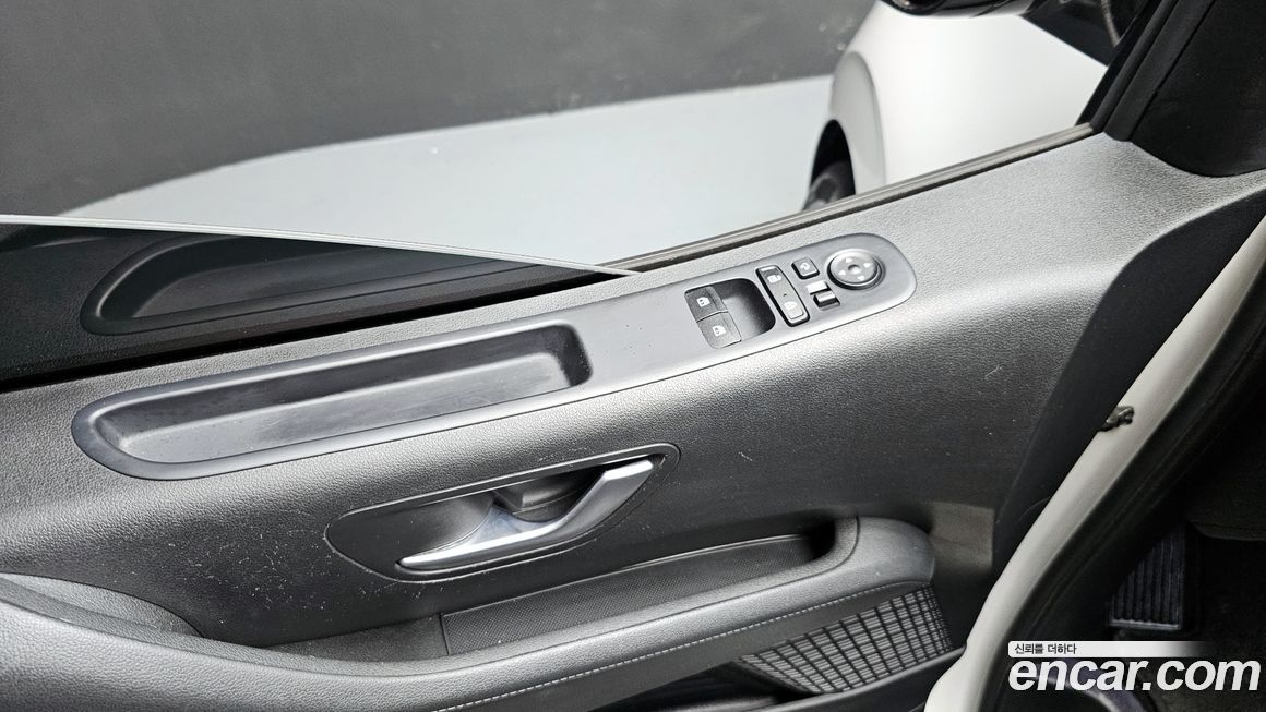 Hyundai Staria 2024
