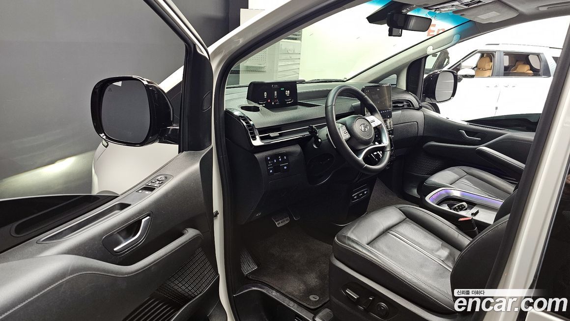 Hyundai Staria 2024