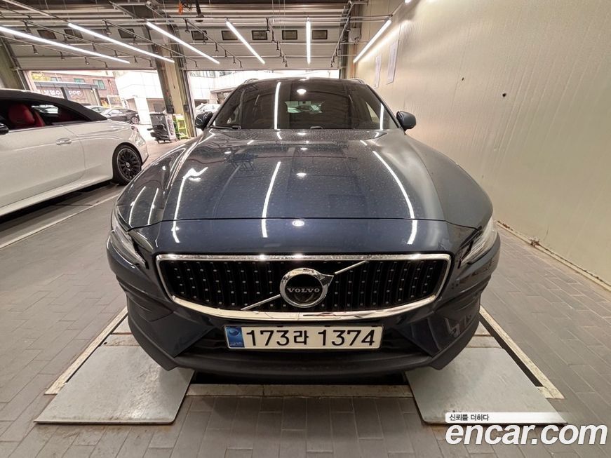 Volvo V60 2022