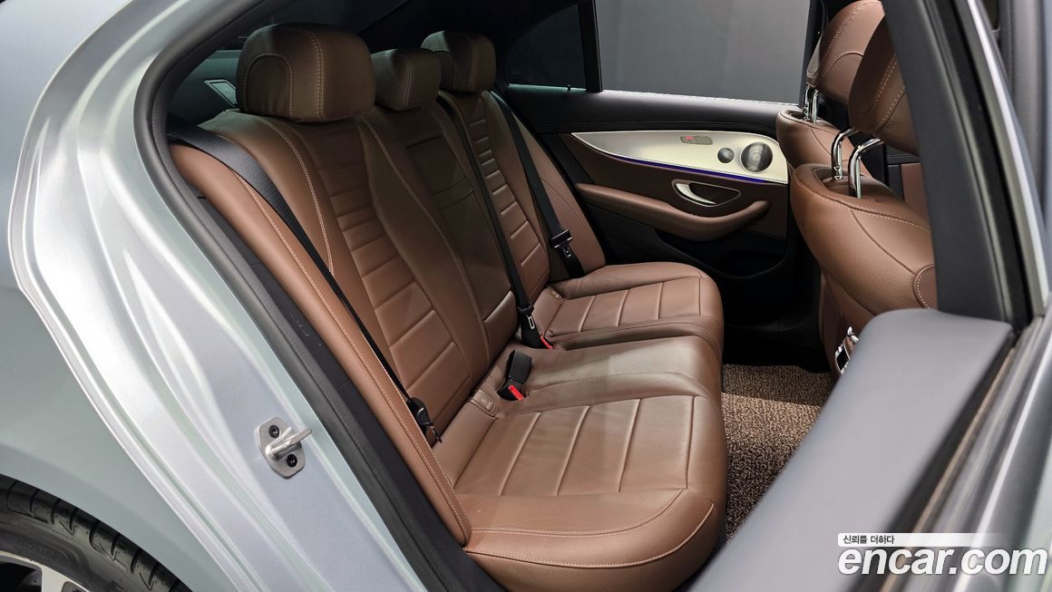 Mercedes-Benz E-Class 2021