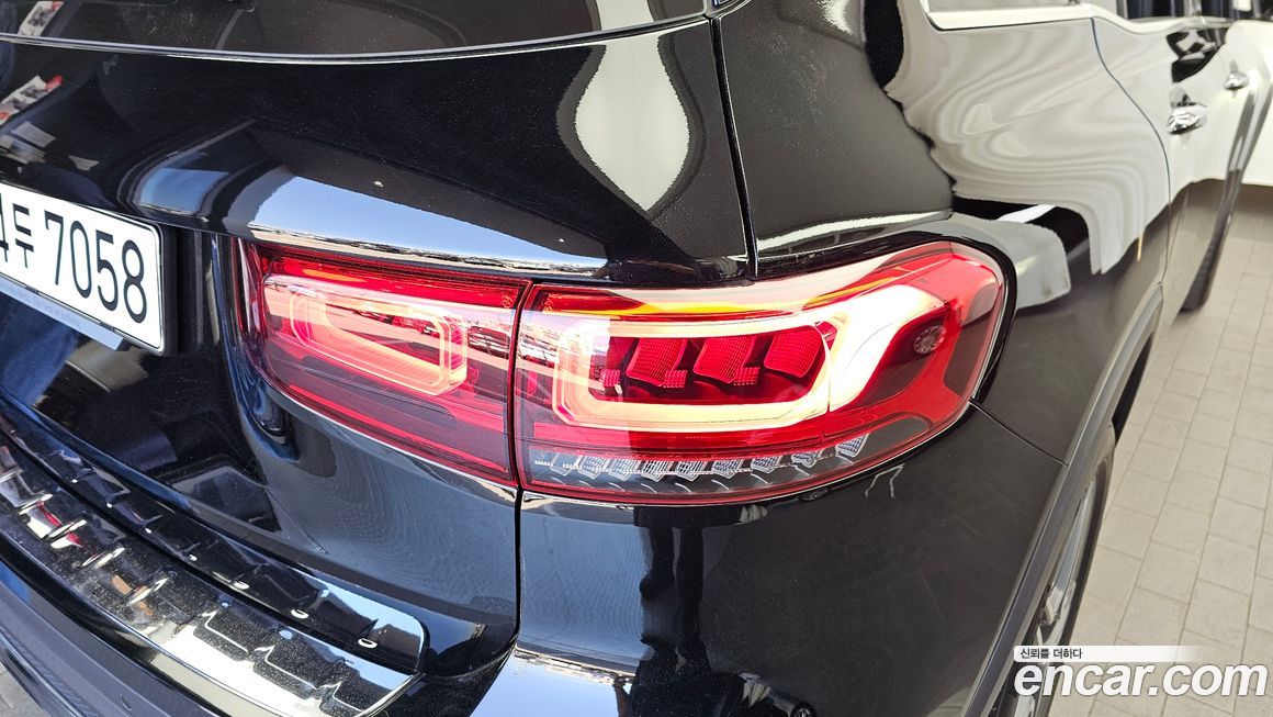 Mercedes-Benz GLB-Class 2021