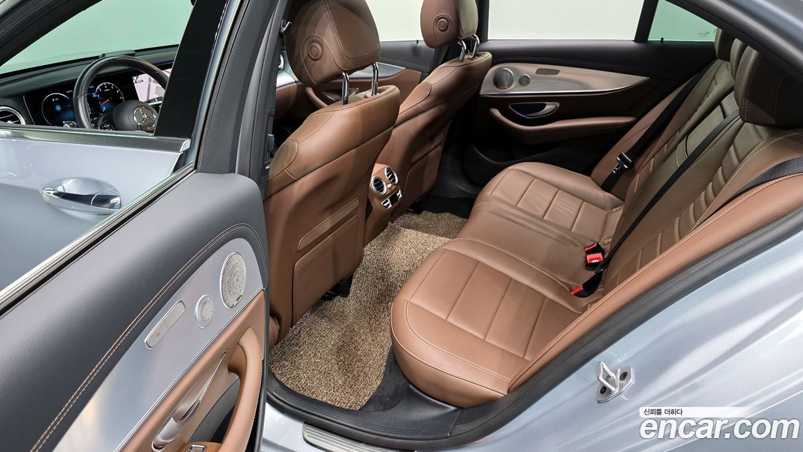 Mercedes-Benz E-Class 2021