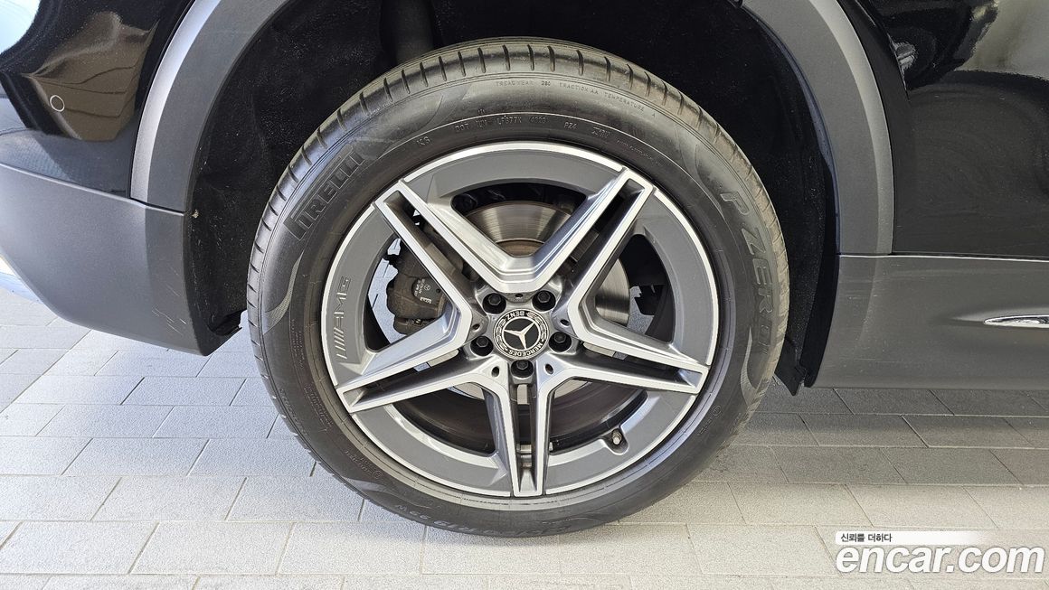 Mercedes-Benz GLB-Class 2021