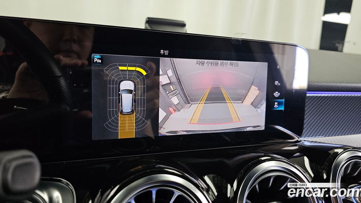 Mercedes-Benz GLB-Class 2021