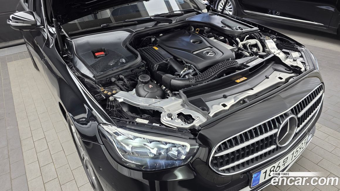 Mercedes-Benz E-Class 2023