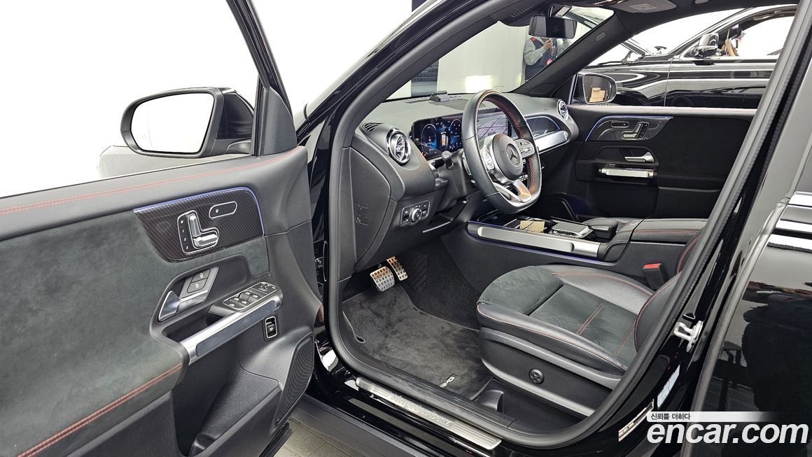 Mercedes-Benz GLB-Class 2021