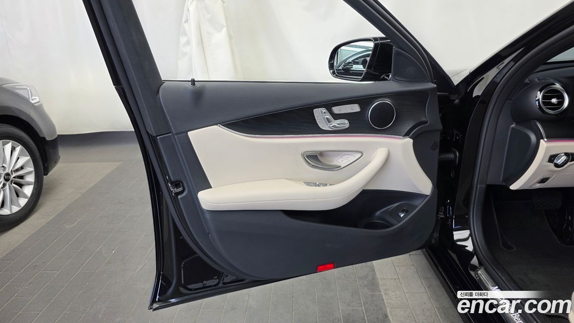 Mercedes-Benz E-Class 2023