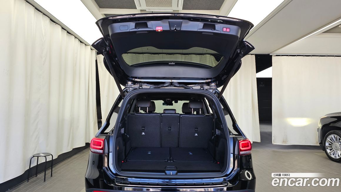 Mercedes-Benz GLB-Class 2021