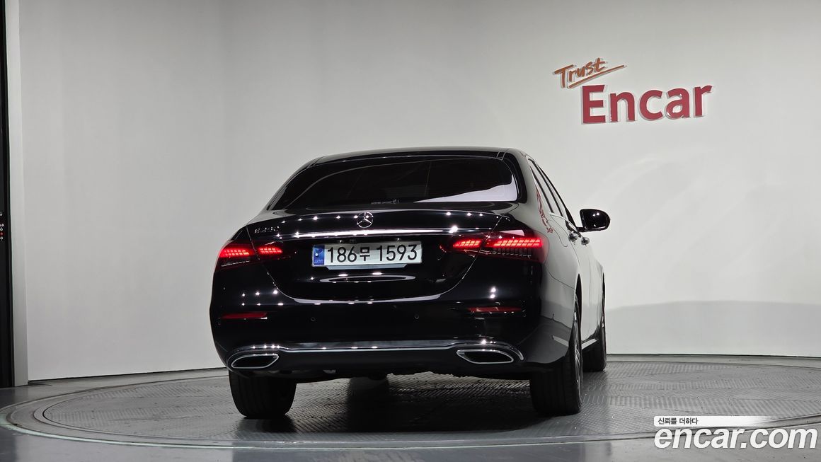 Mercedes-Benz E-Class 2023