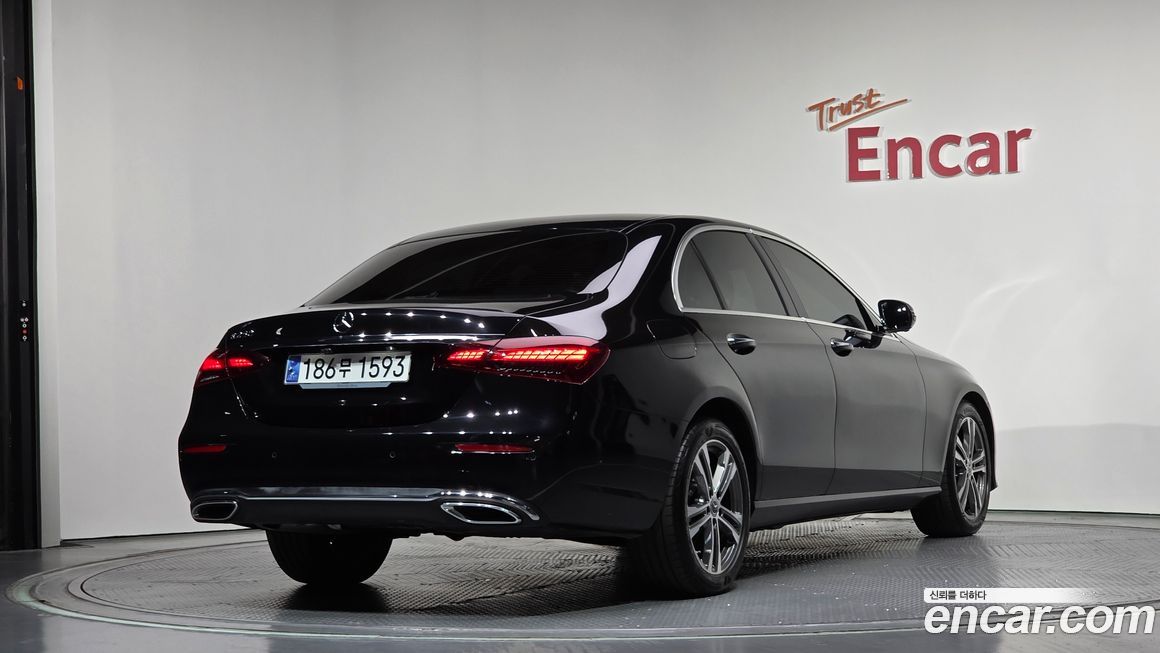 Mercedes-Benz E-Class 2023