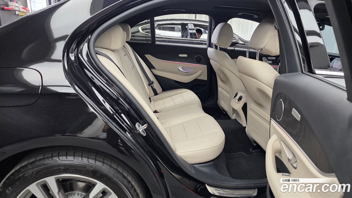 Mercedes-Benz E-Class 2023