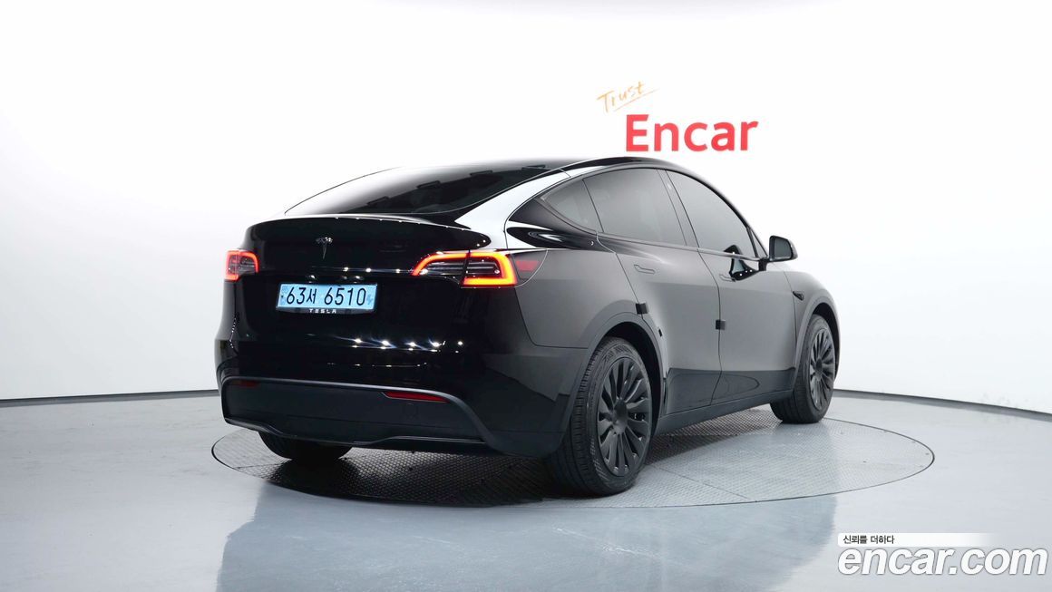 Tesla Model Y 2023