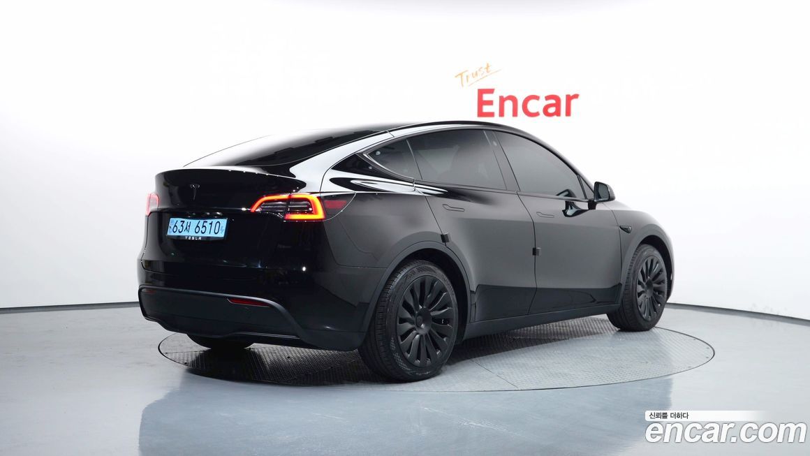 Tesla Model Y 2023