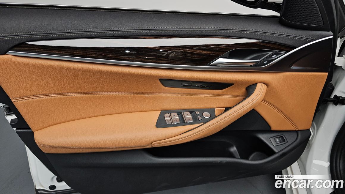 BMW 5-Series 2022