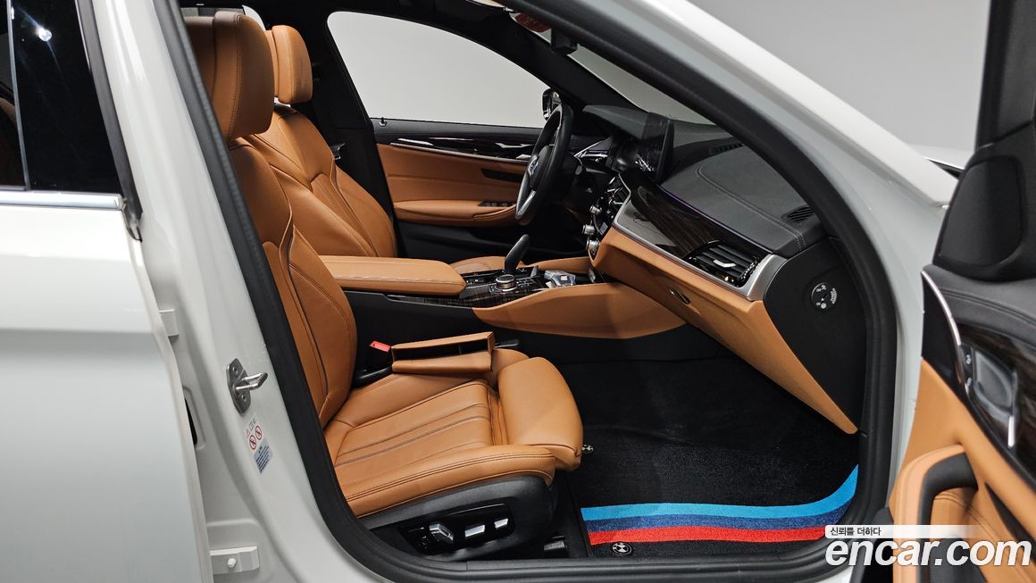 BMW 5-Series 2022