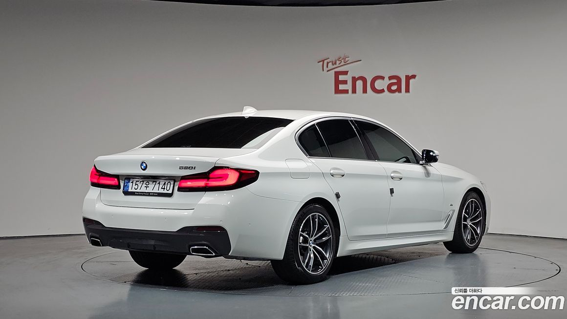 BMW 5-Series 2022
