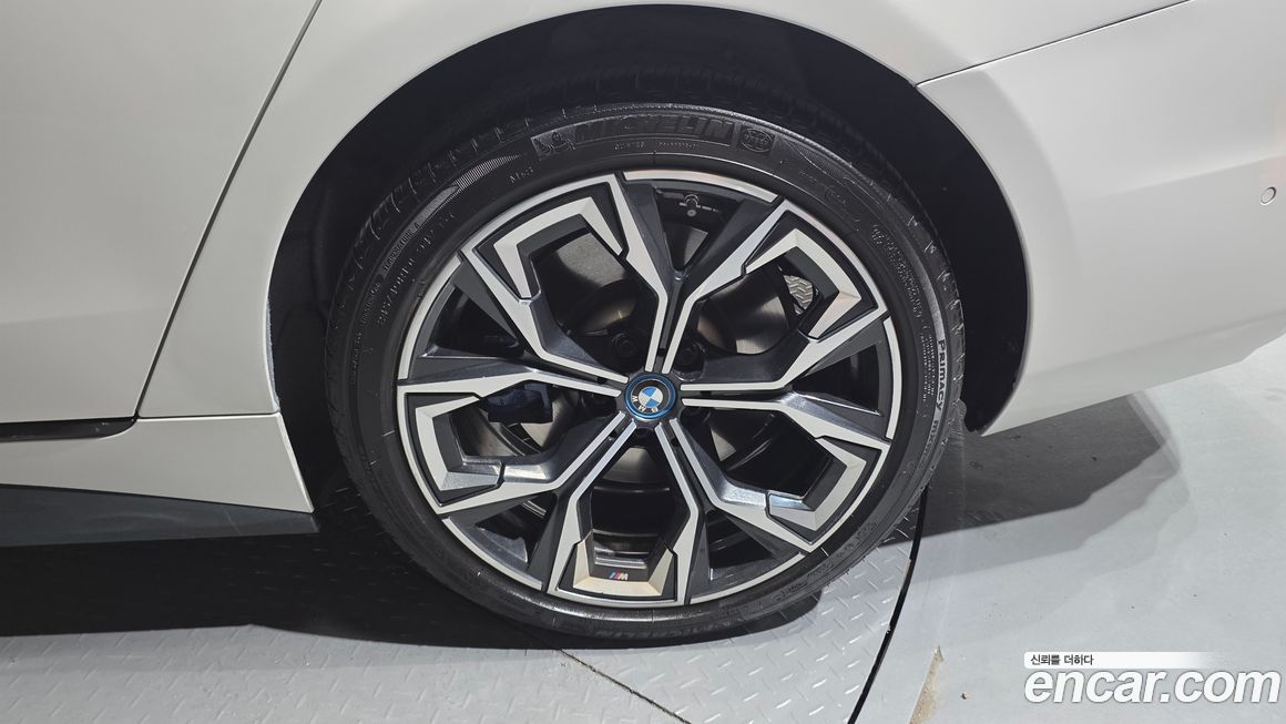 BMW i4 2024