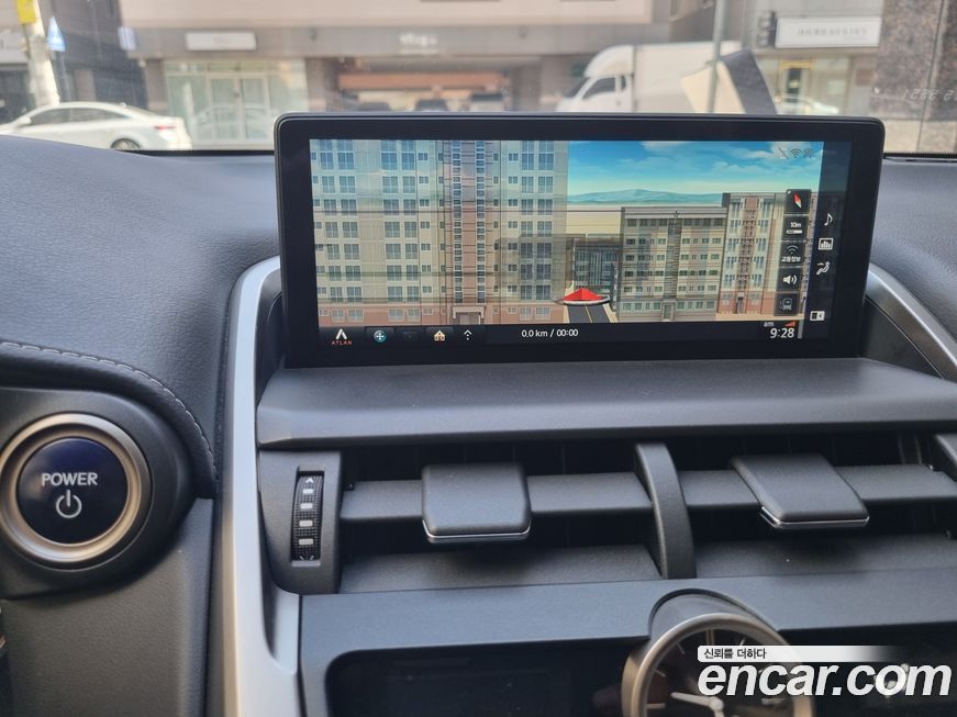 Lexus NX 2021