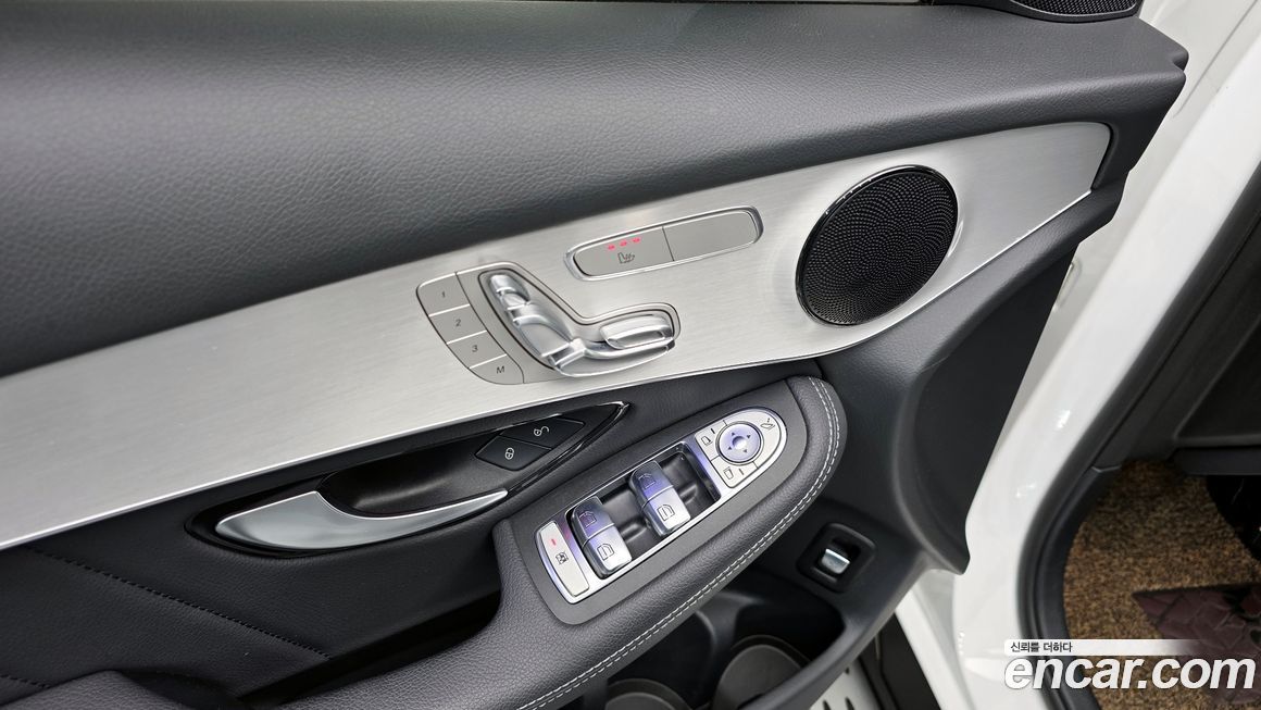 Mercedes-Benz GLC-Class 2021