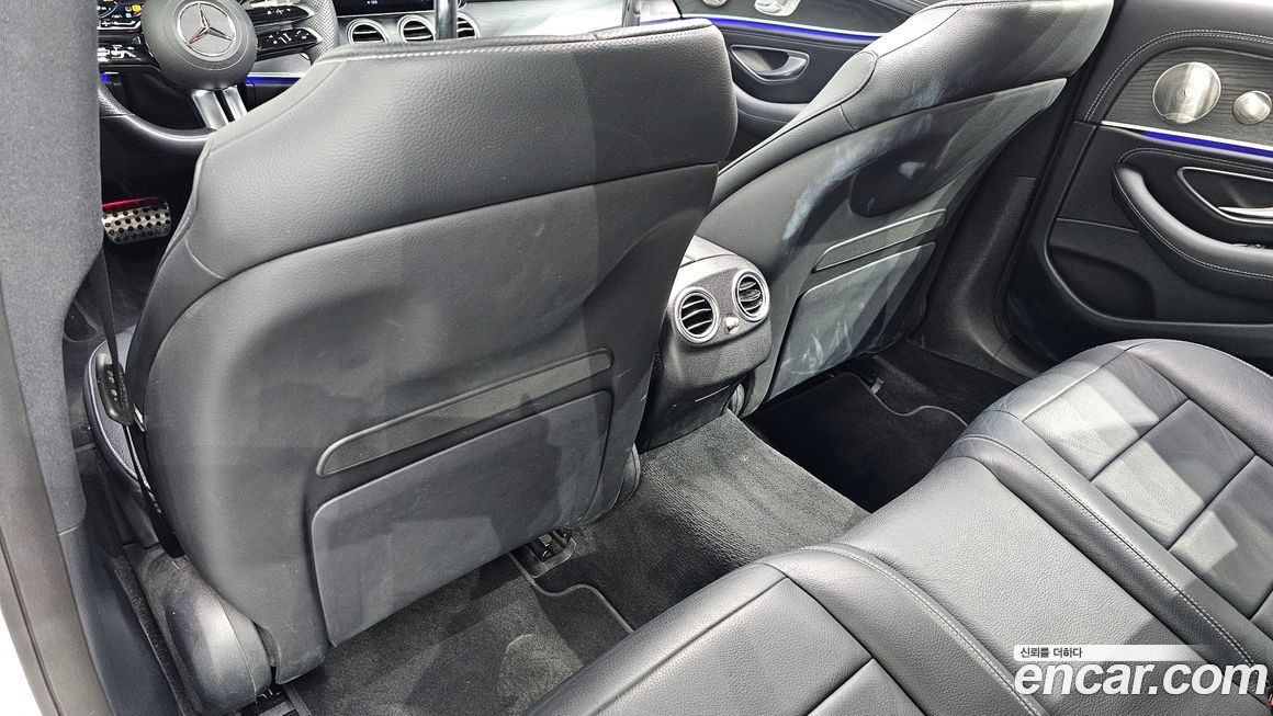 Mercedes-Benz E-Class 2022