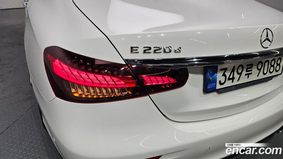 Mercedes-Benz E-Class 2022