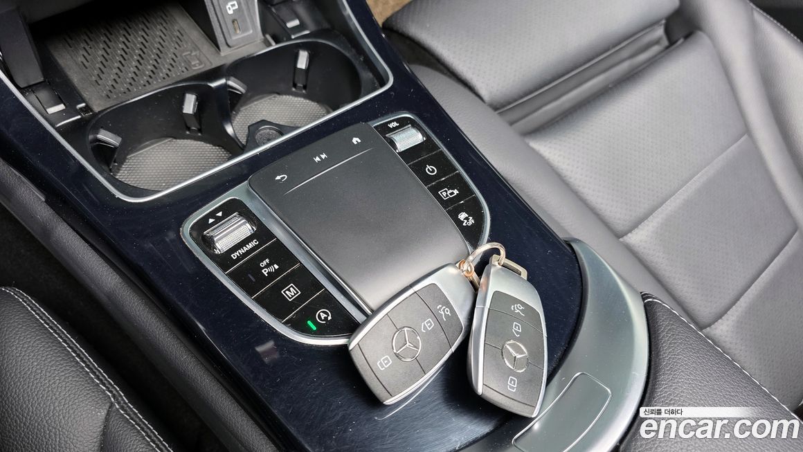 Mercedes-Benz GLC-Class 2021