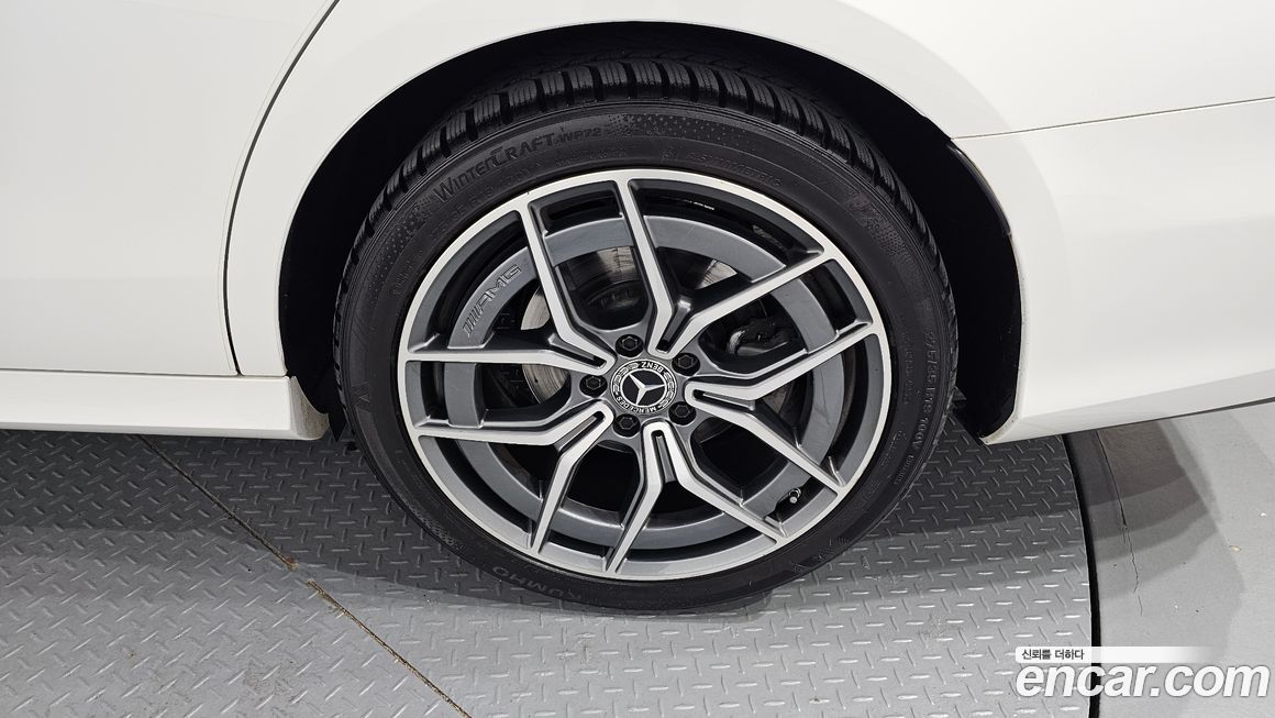 Mercedes-Benz E-Class 2022