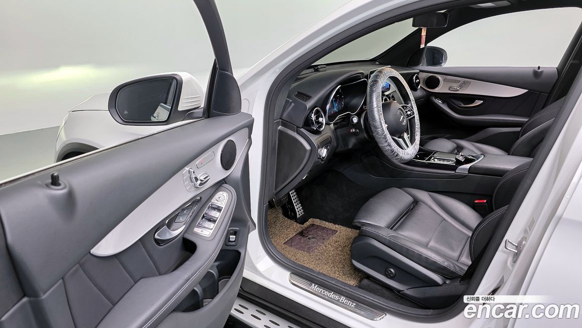 Mercedes-Benz GLC-Class 2021