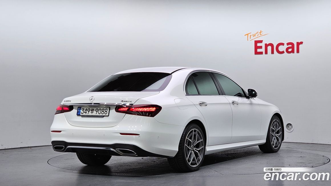 Mercedes-Benz E-Class 2022