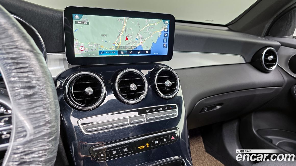 Mercedes-Benz GLC-Class 2021