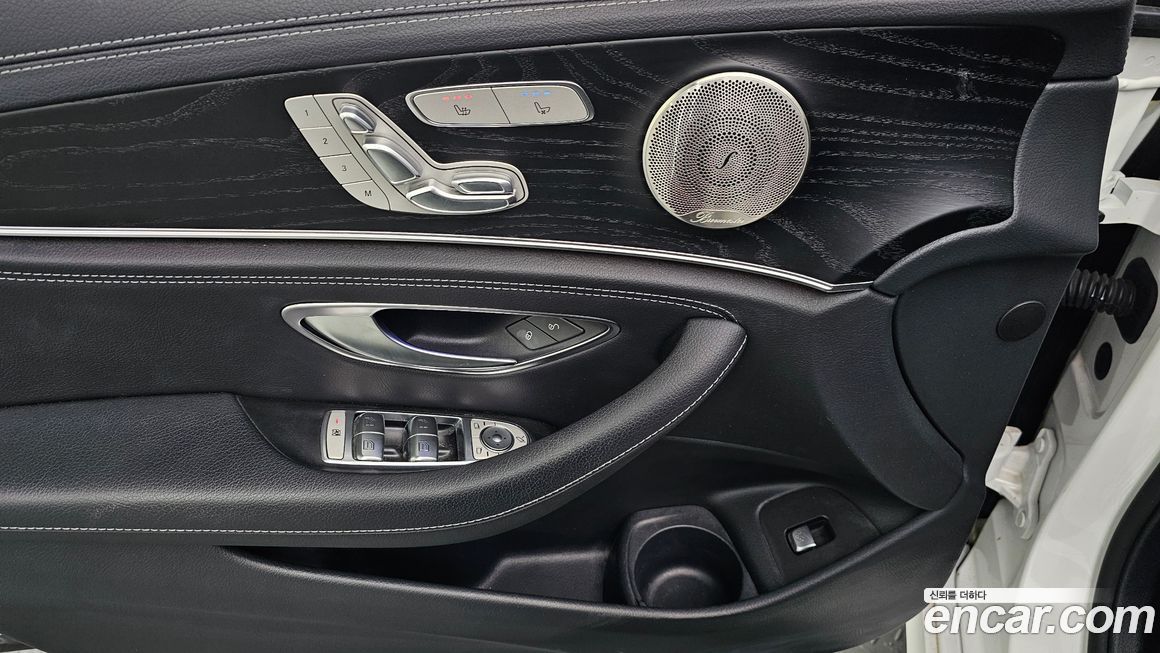 Mercedes-Benz E-Class 2022