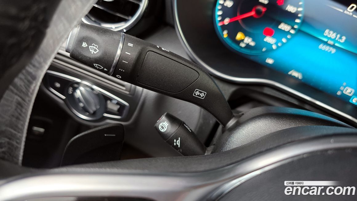 Mercedes-Benz GLC-Class 2021