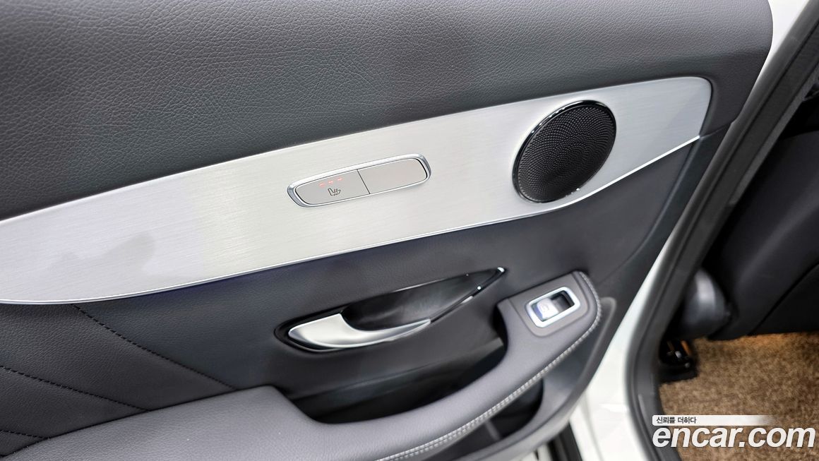 Mercedes-Benz GLC-Class 2021