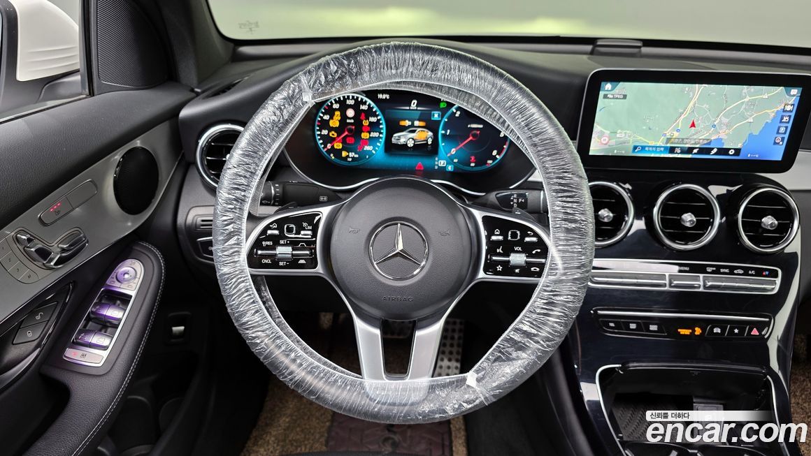 Mercedes-Benz GLC-Class 2021