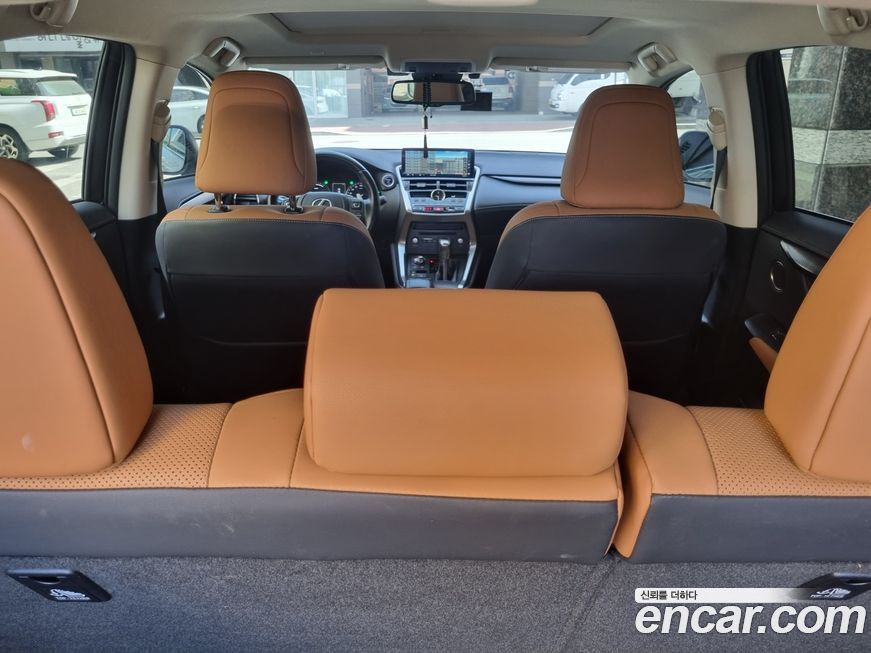 Lexus NX 2021