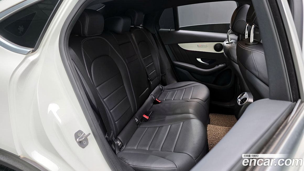 Mercedes-Benz GLC-Class 2021