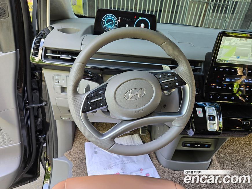Hyundai Staria 2025