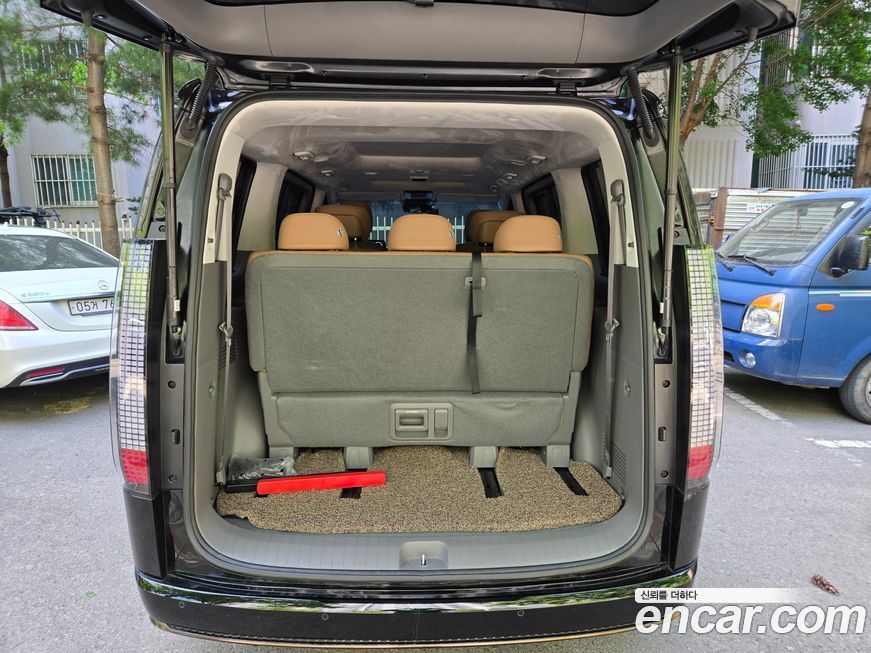 Hyundai Staria 2025
