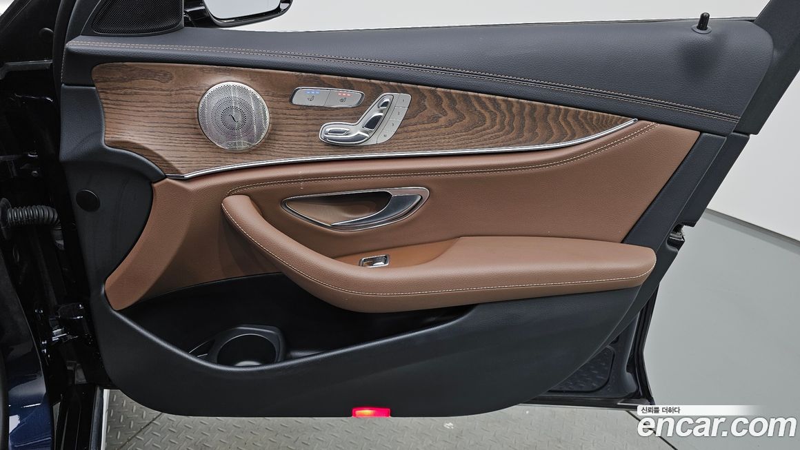 Mercedes-Benz E-Class 2022