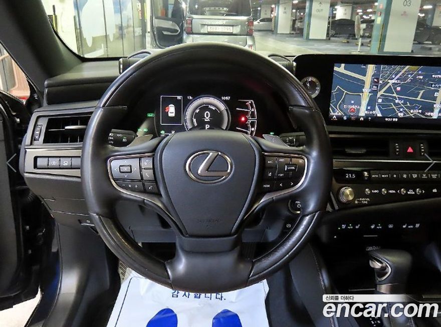 Lexus ES 2022