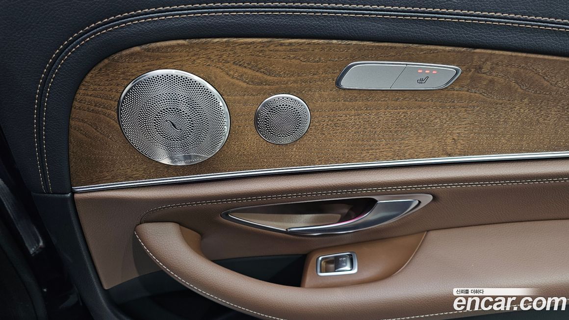 Mercedes-Benz E-Class 2022