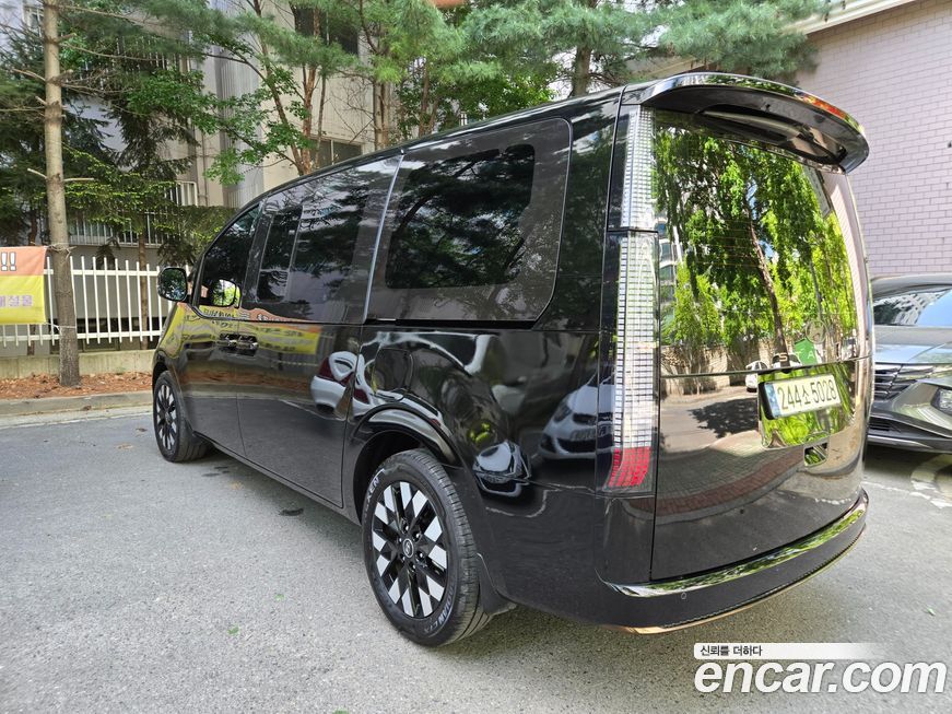 Hyundai Staria 2025